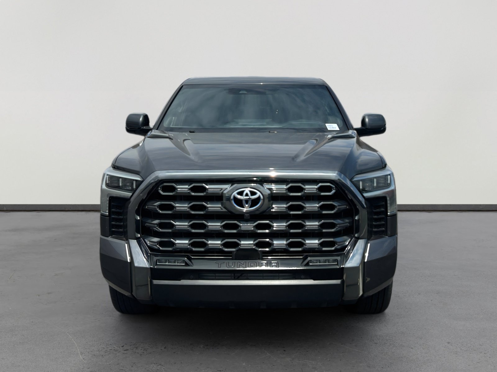 Used 2024 Toyota Tundra Platinum AWD/4WD image 8