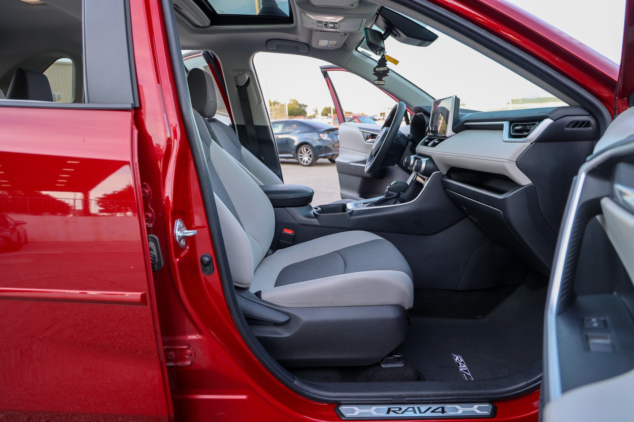 Certified 2025 Toyota RAV4 XLE w/ Convenience Package FWD image 42