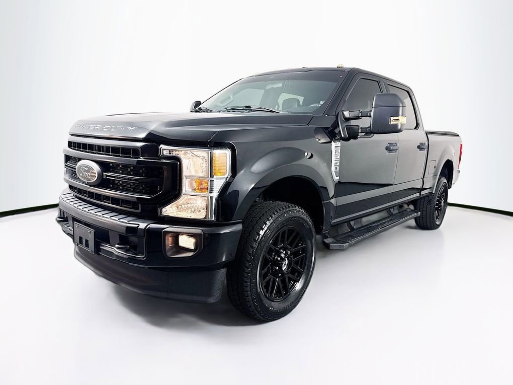 Used 2022 Ford F250 XLT w/ Black Appearance Package image 3
