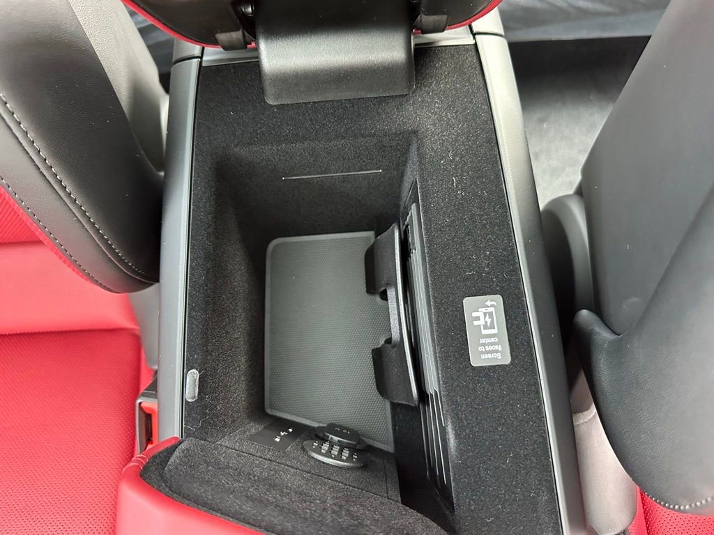 Used 2026 Porsche Taycan image 28