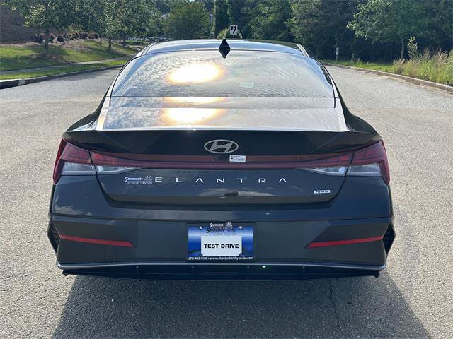 New 2025 Hyundai Elantra Limited image 4