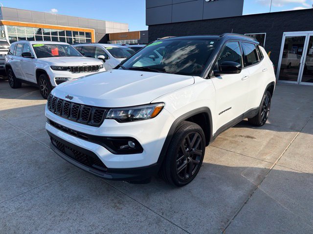 Certified 2025 Jeep Compass Limited w/ Sun & Sound Group AWD/4WD image 3