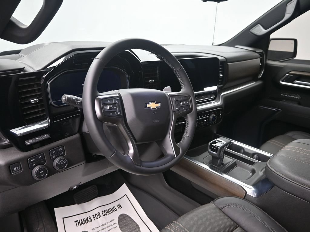 Used 2025 Chevrolet Silverado 1500 High Country w/ Technology Package AWD/4WD image 15