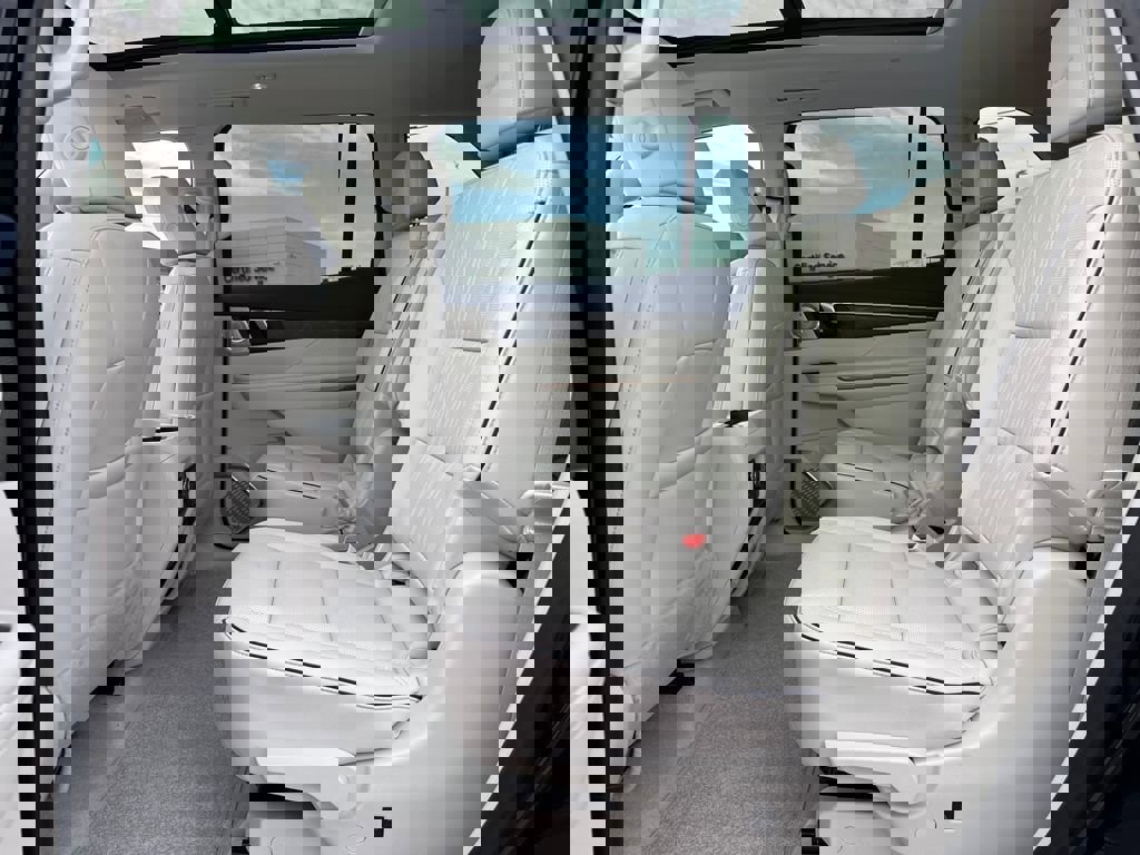 New 2026 Buick Enclave Avenir image 13