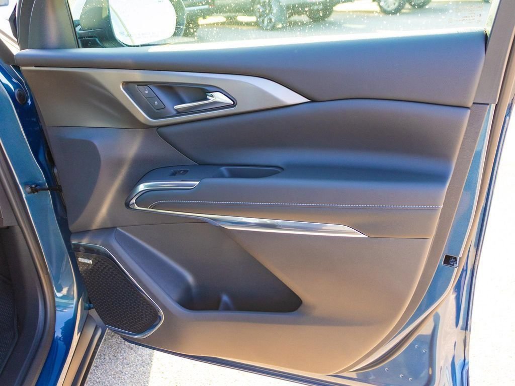New 2026 Chevrolet Traverse LT w/ Enhanced Driving Package FWD image 11