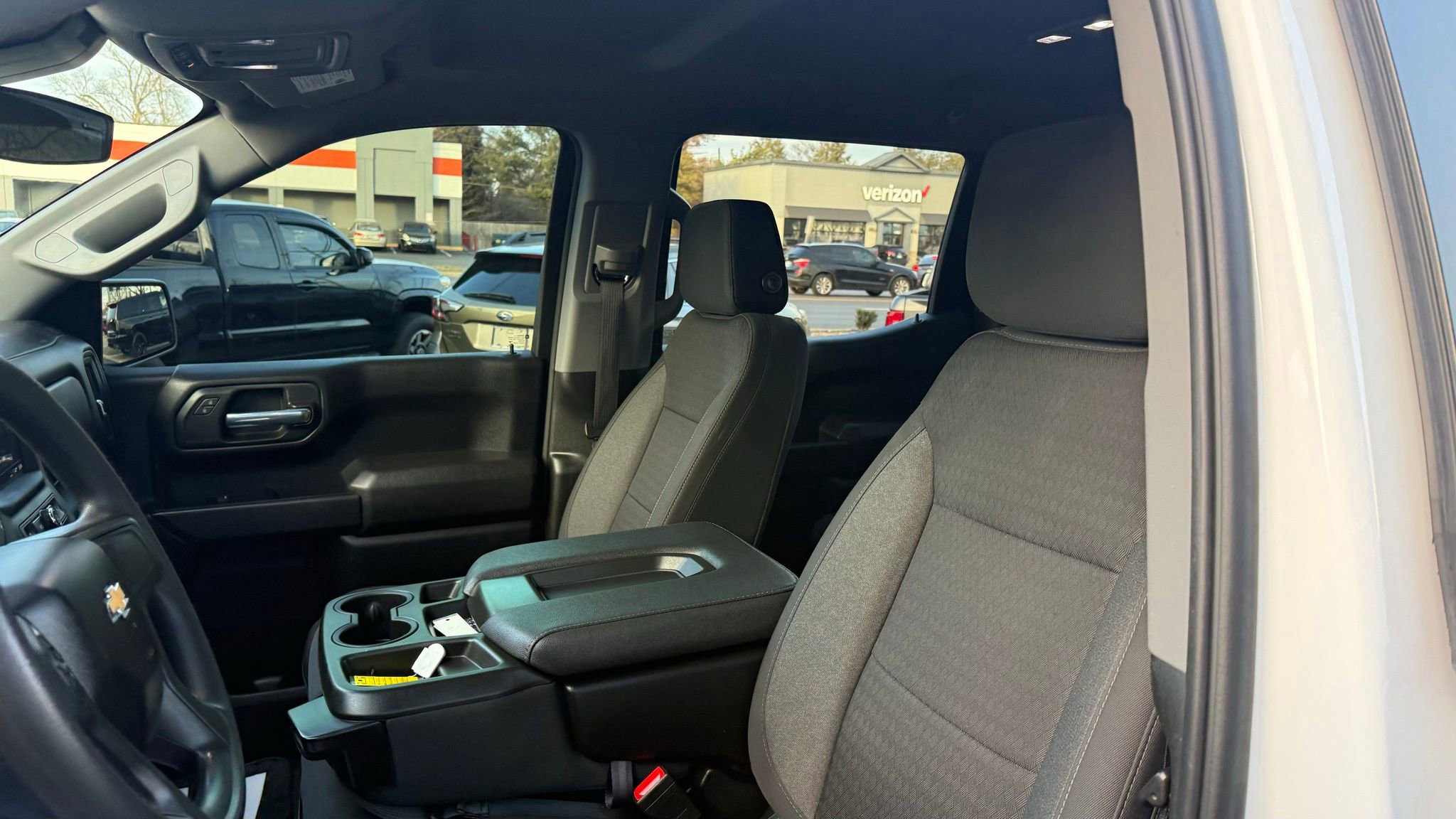 Used 2023 Chevrolet Silverado 1500 Custom image 39