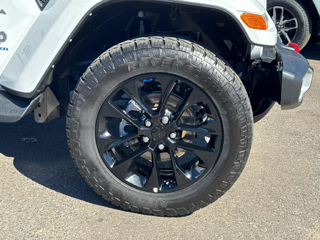 Used 2023 Jeep Wrangler Unlimited Sahara AWD/4WD image 7