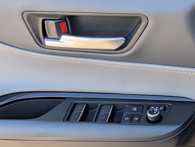 Certified 2023 Toyota Venza LE AWD/4WD image 25
