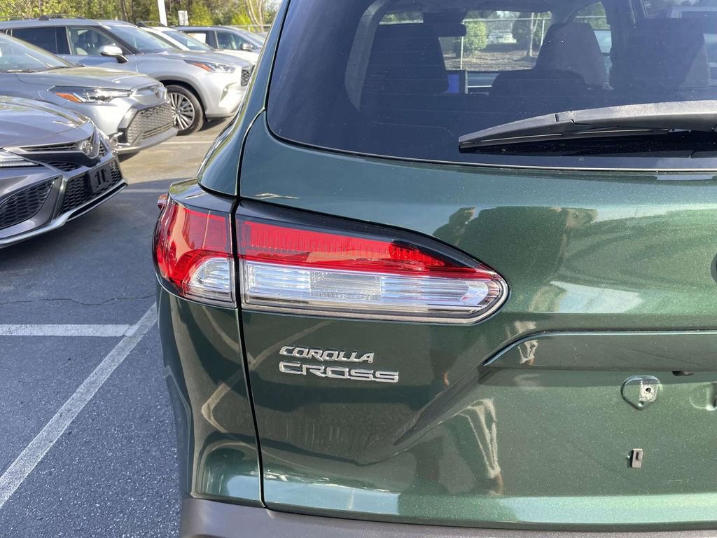 Used 2023 Toyota Corolla Cross LE w/ Moonroof Package image 20
