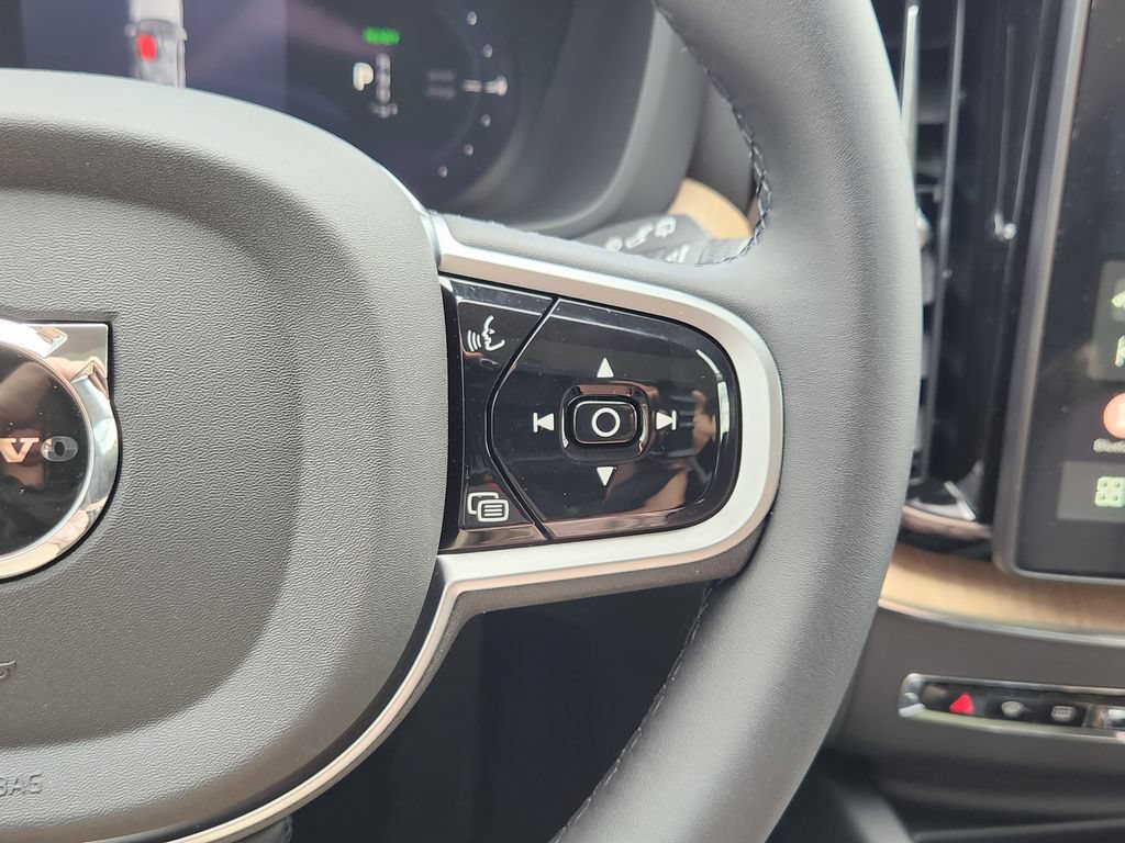 New 2026 Volvo XC60 T8 Plus w/ Climate Package AWD/4WD image 18
