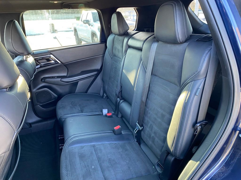 Used 2022 Mitsubishi Outlander SE image 28