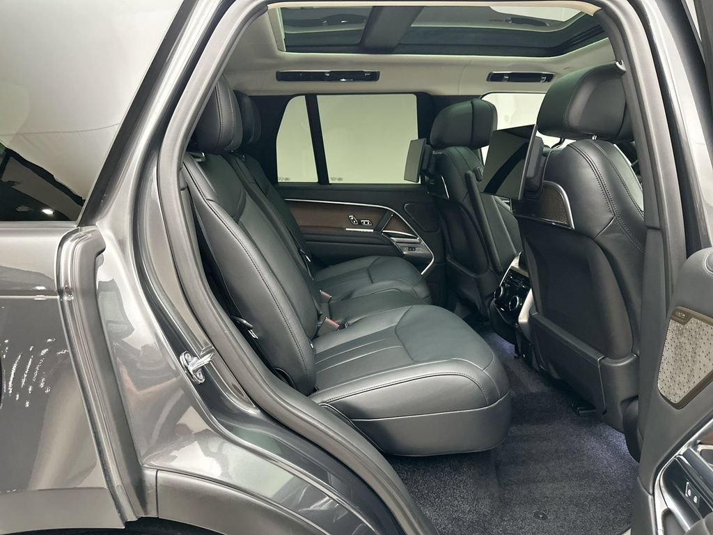 Certified 2025 Land Rover Range Rover Autobiography AWD/4WD image 19