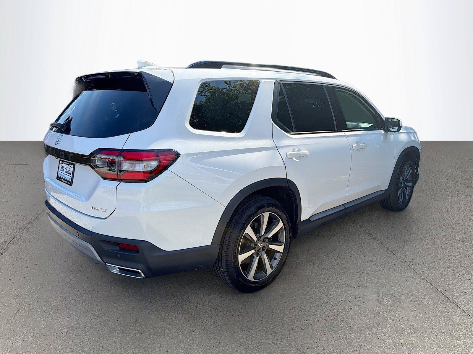 Used 2024 Honda Pilot Elite image 6