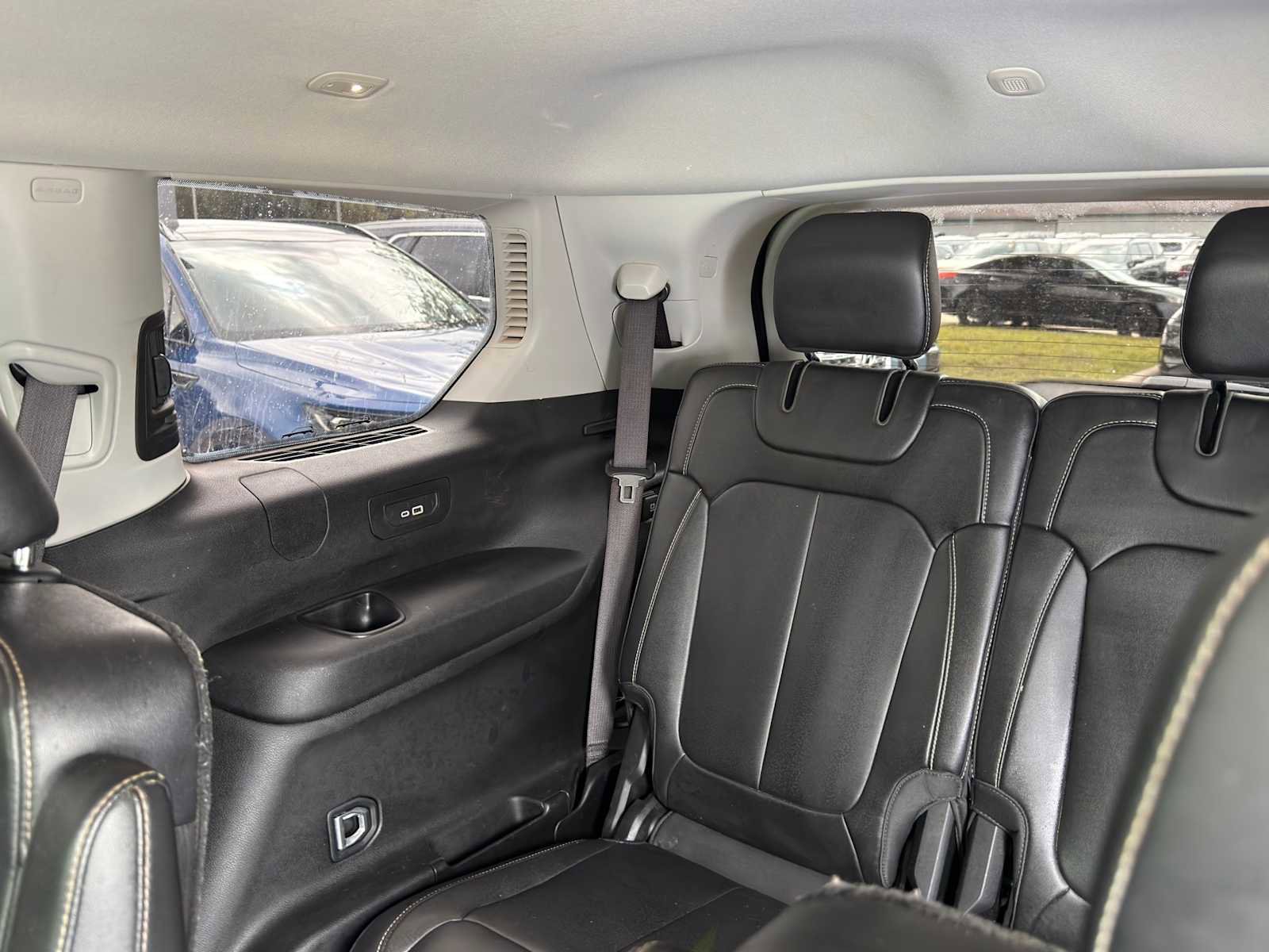 Used 2023 Jeep Grand Cherokee L Limited AWD/4WD image 24
