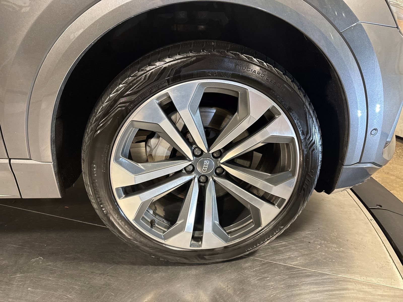 Used 2020 Audi Q8 Prestige w/ Prestige Package AWD/4WD image 14