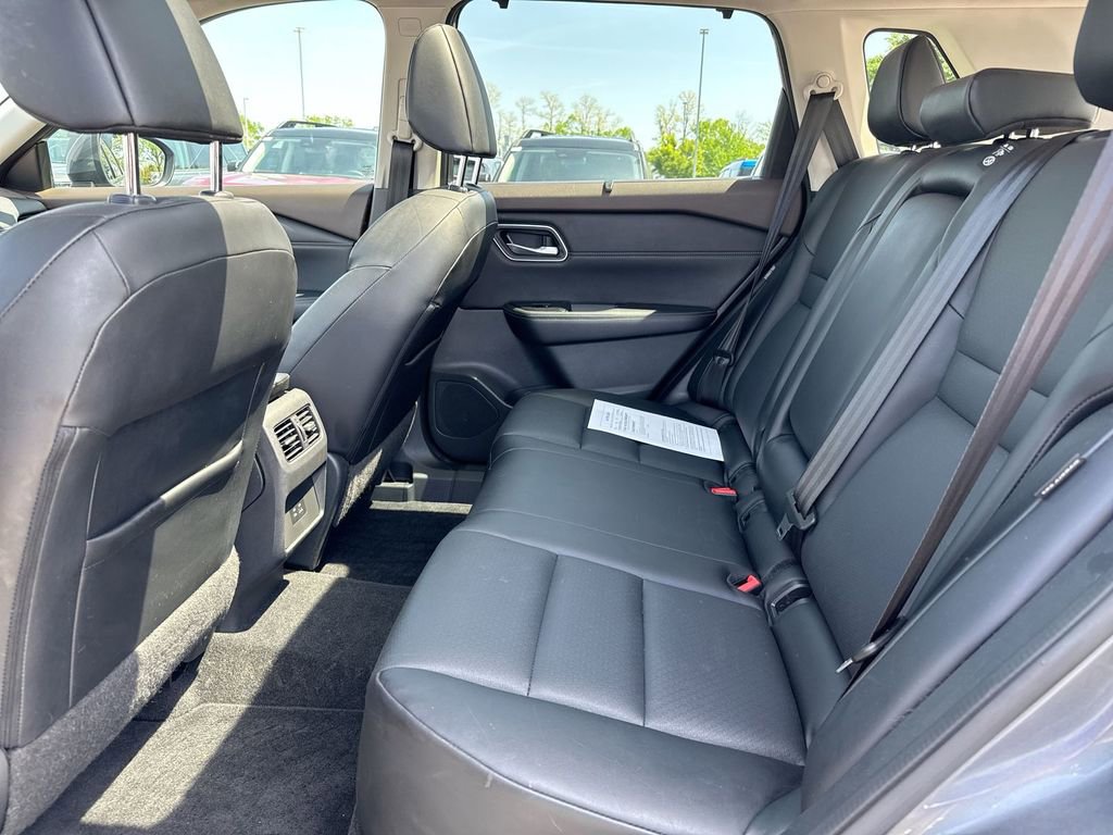 Used 2021 Nissan Rogue SV w/ Premium Package FWD image 23