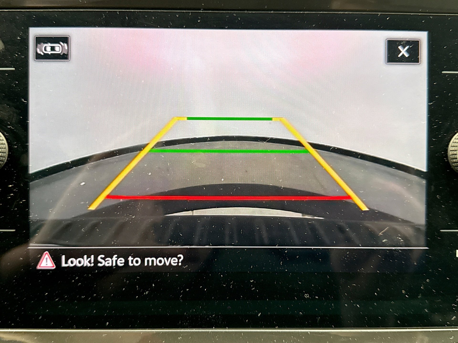 Used 2022 Volkswagen Tiguan SE AWD/4WD image 10