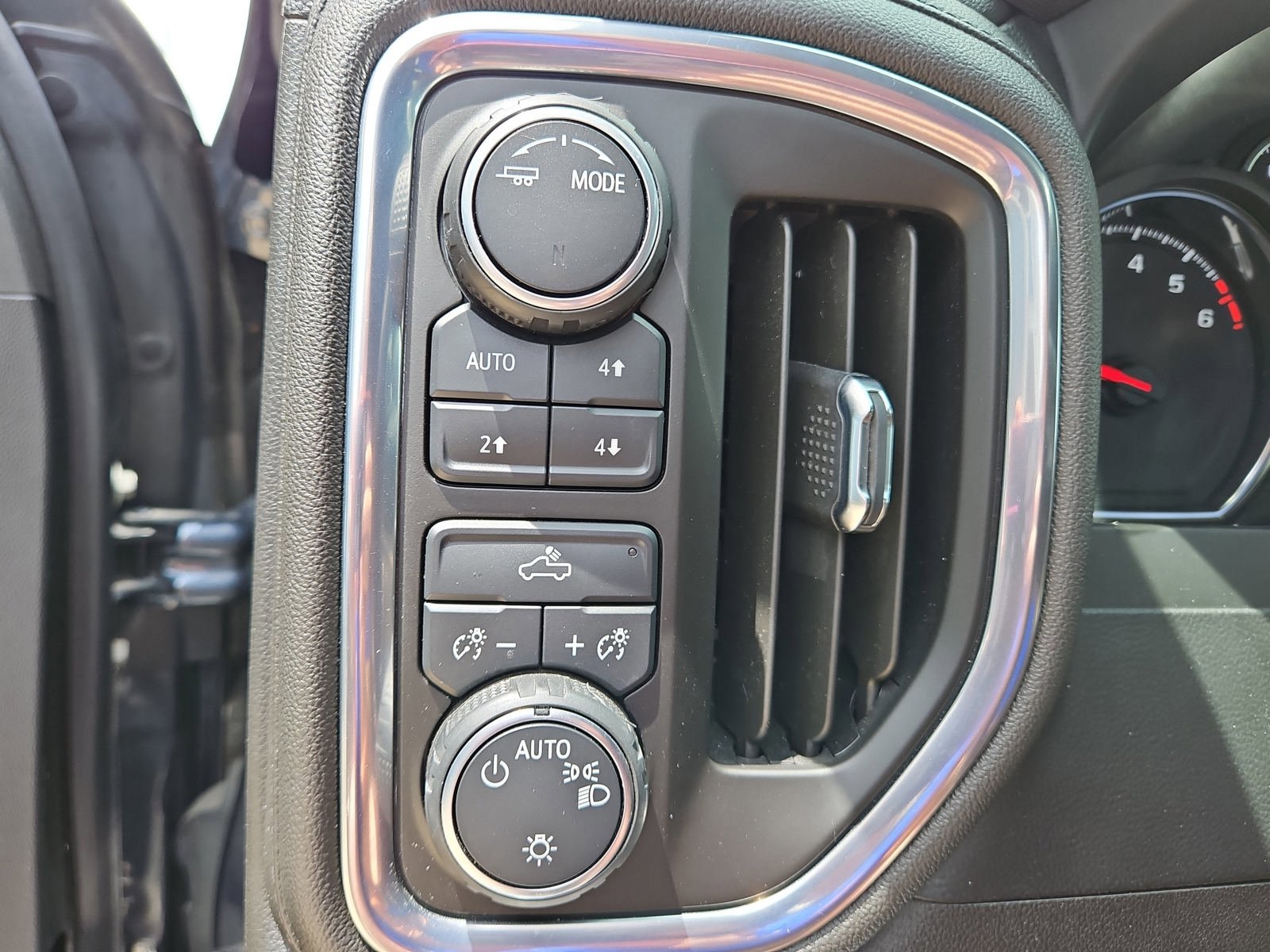 Used 2021 Chevrolet Silverado 1500 LT w/ All Star Edition Plus AWD/4WD image 15