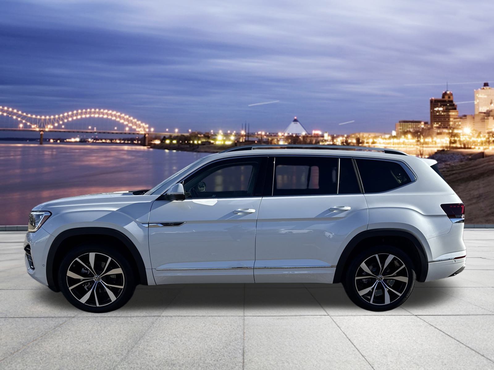 Used 2025 Volkswagen Atlas SEL Premium R-Line image 2