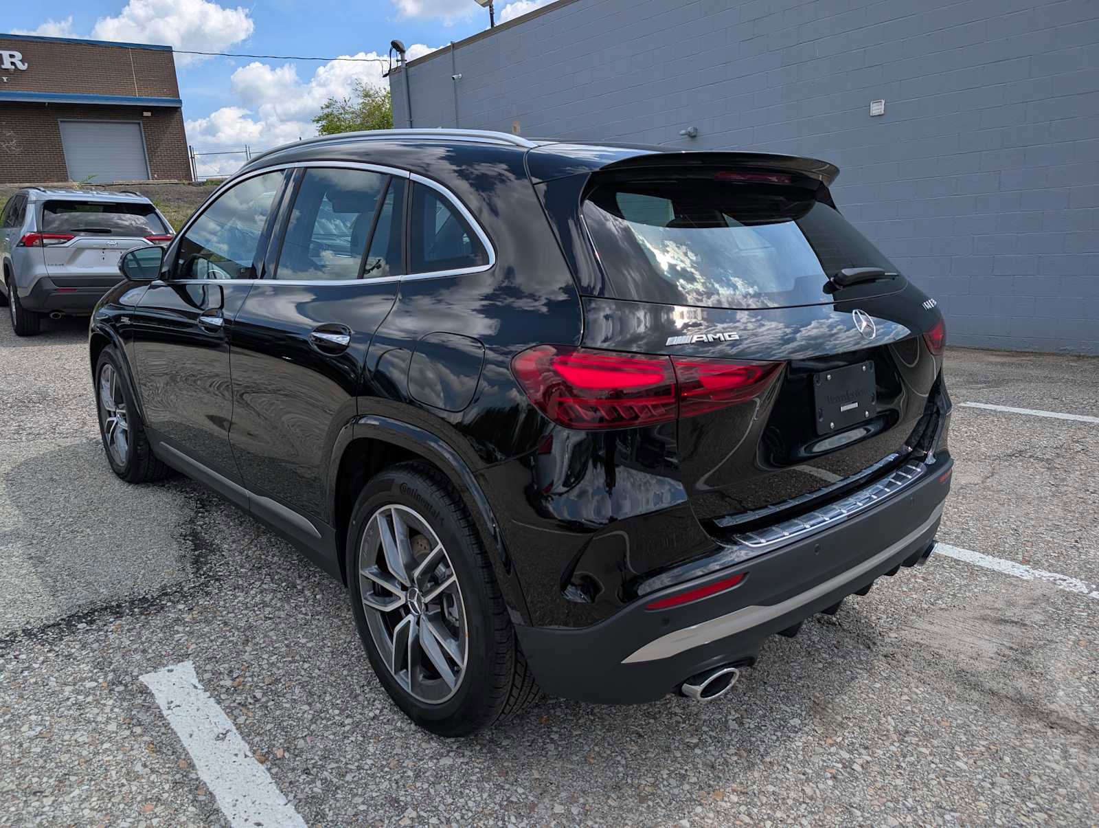 New 2026 Mercedes-Benz GLA 35 AMG 4MATIC image 9