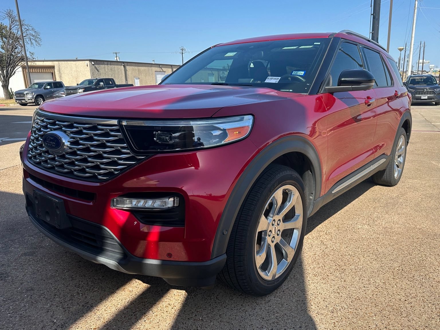 Used 2020 Ford Explorer Platinum w/ Premium Technology Package AWD/4WD image 3