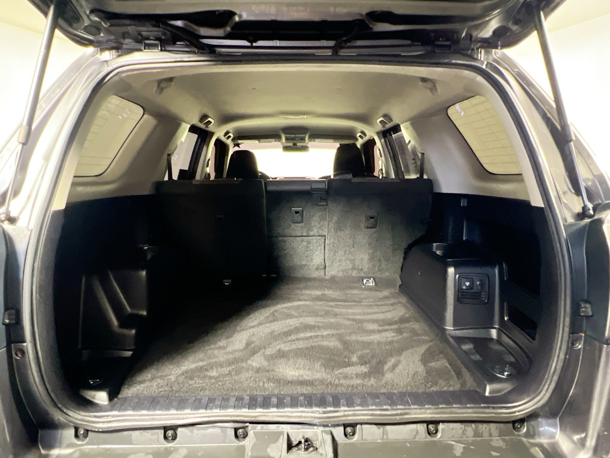 Used 2019 Toyota 4Runner SR5 RWD image 31