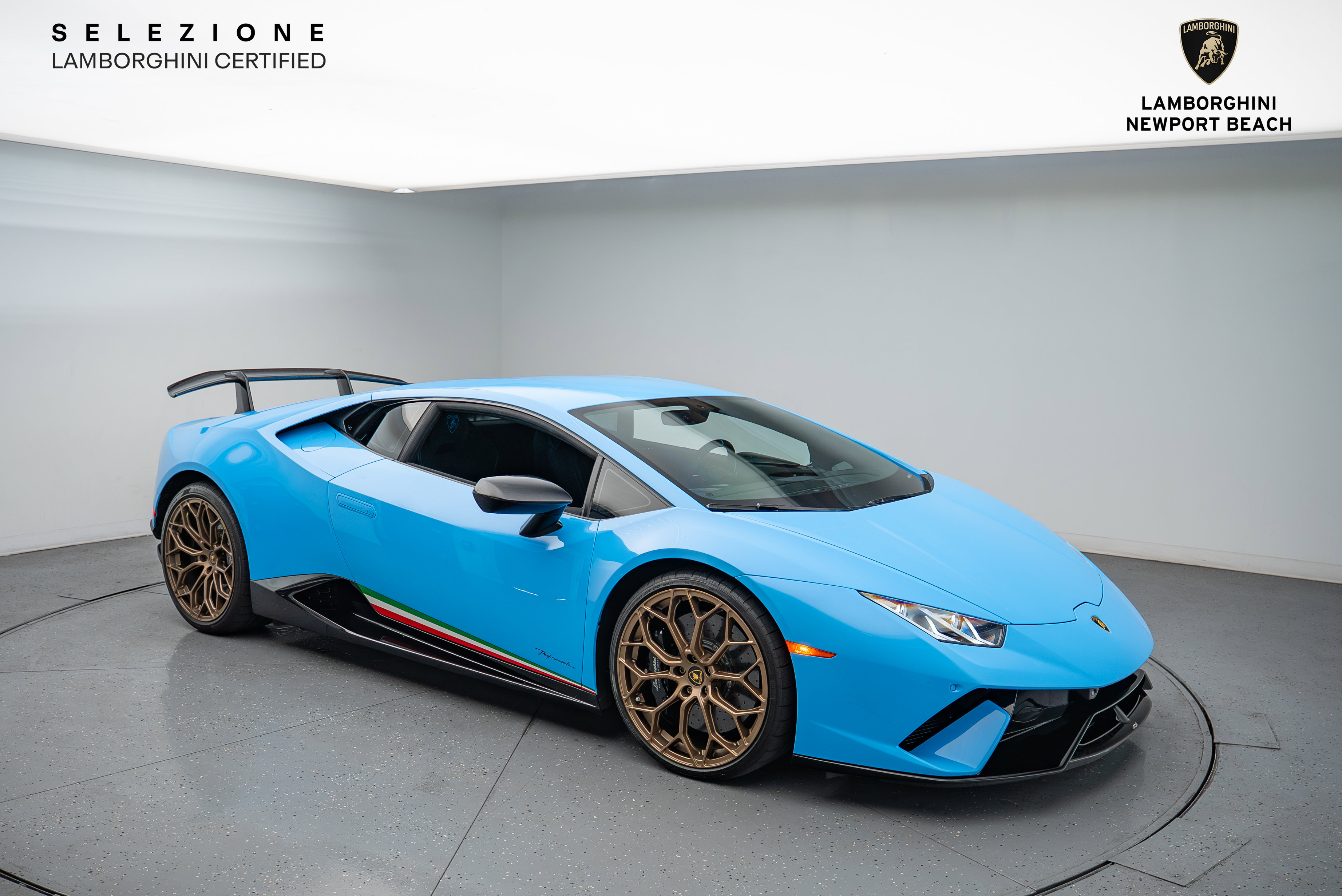 Used 2018 Lamborghini Huracan Performante image 40