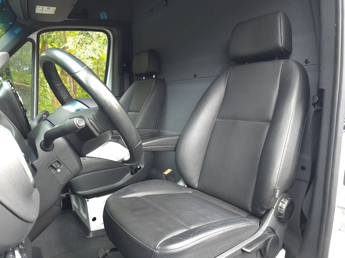 Used 2024 Mercedes-Benz eSprinter 170 Cargo image 12
