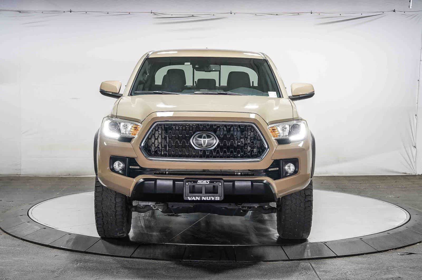 Used 2019 Toyota Tacoma TRD Off-Road w/ Technology Package AWD/4WD image 6