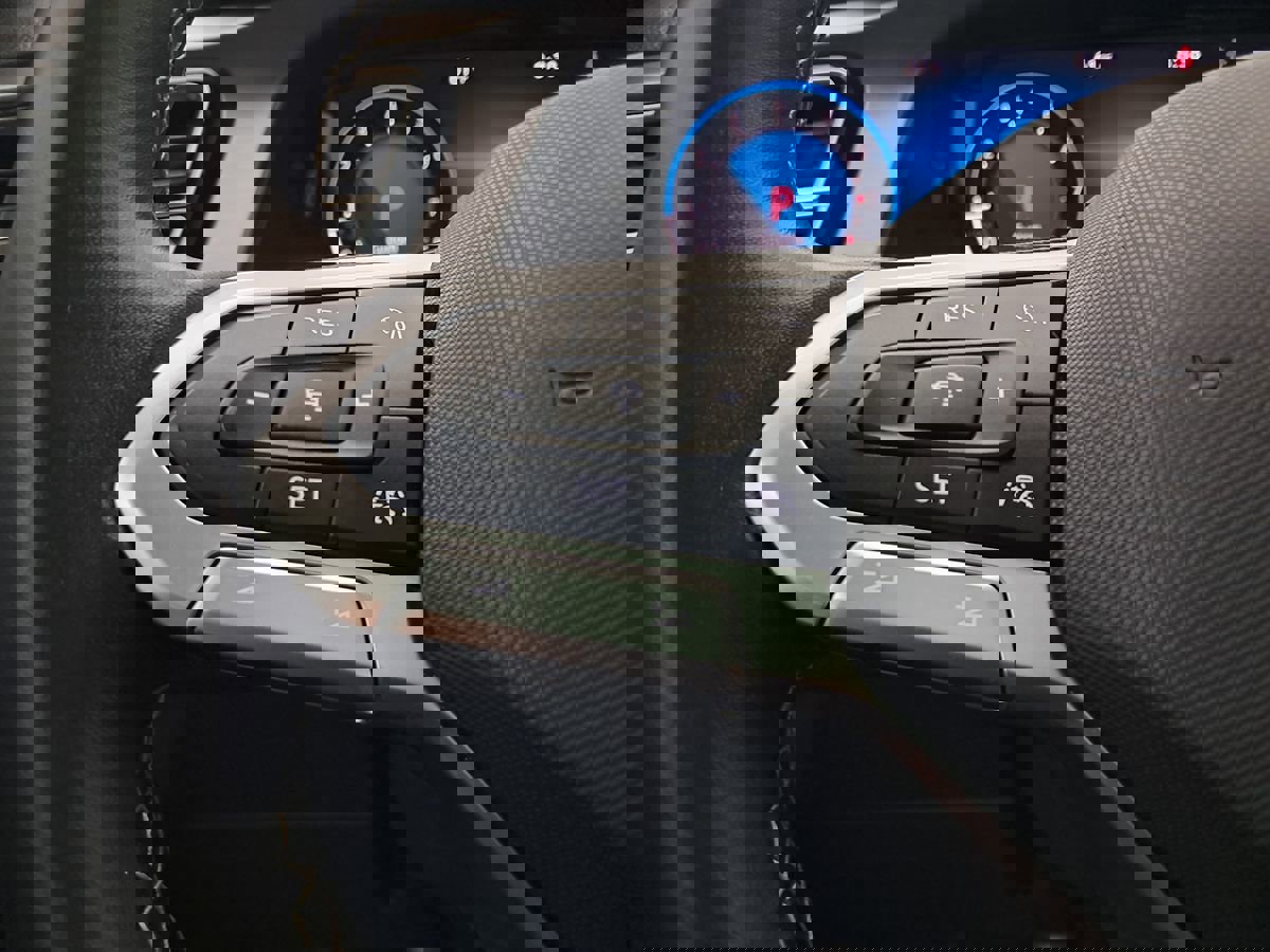 Used 2025 Volkswagen Atlas Cross Sport SE image 16