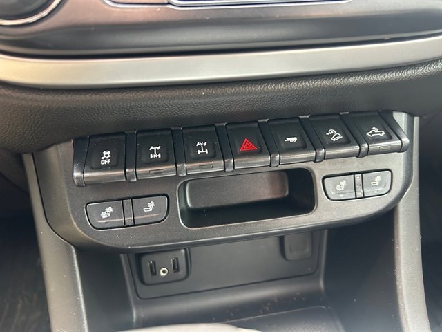 Used 2019 Chevrolet Colorado ZR2 image 25