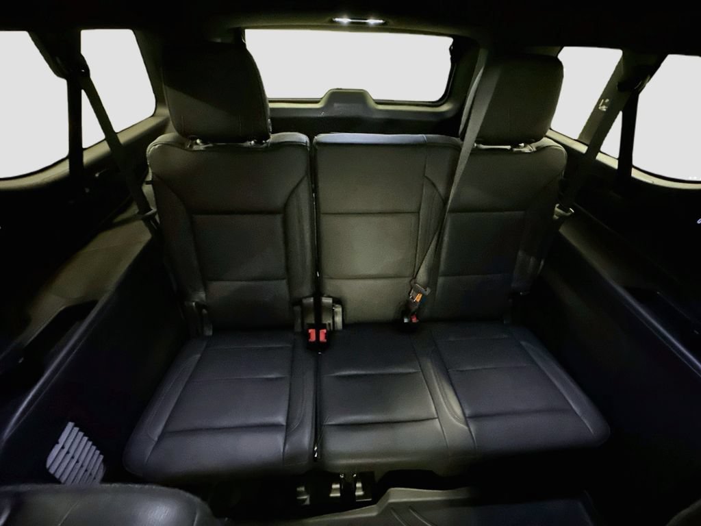 Used 2022 Chevrolet Suburban Z71 w/ Luxury Package AWD/4WD image 35