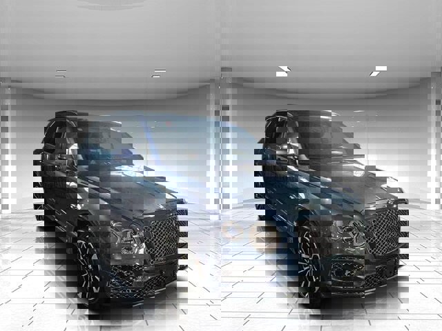 Used 2017 Bentley Bentayga image 2