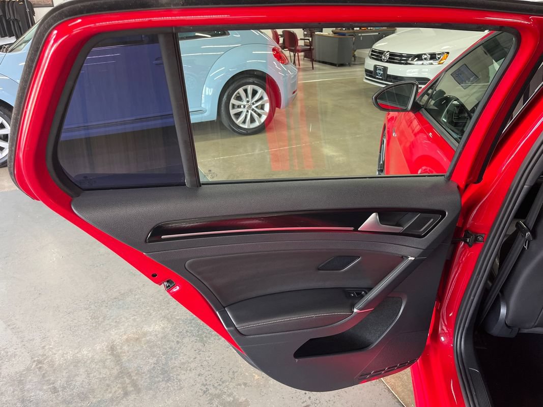 Used 2015 Volkswagen Golf R 4-Door AWD/4WD image 37