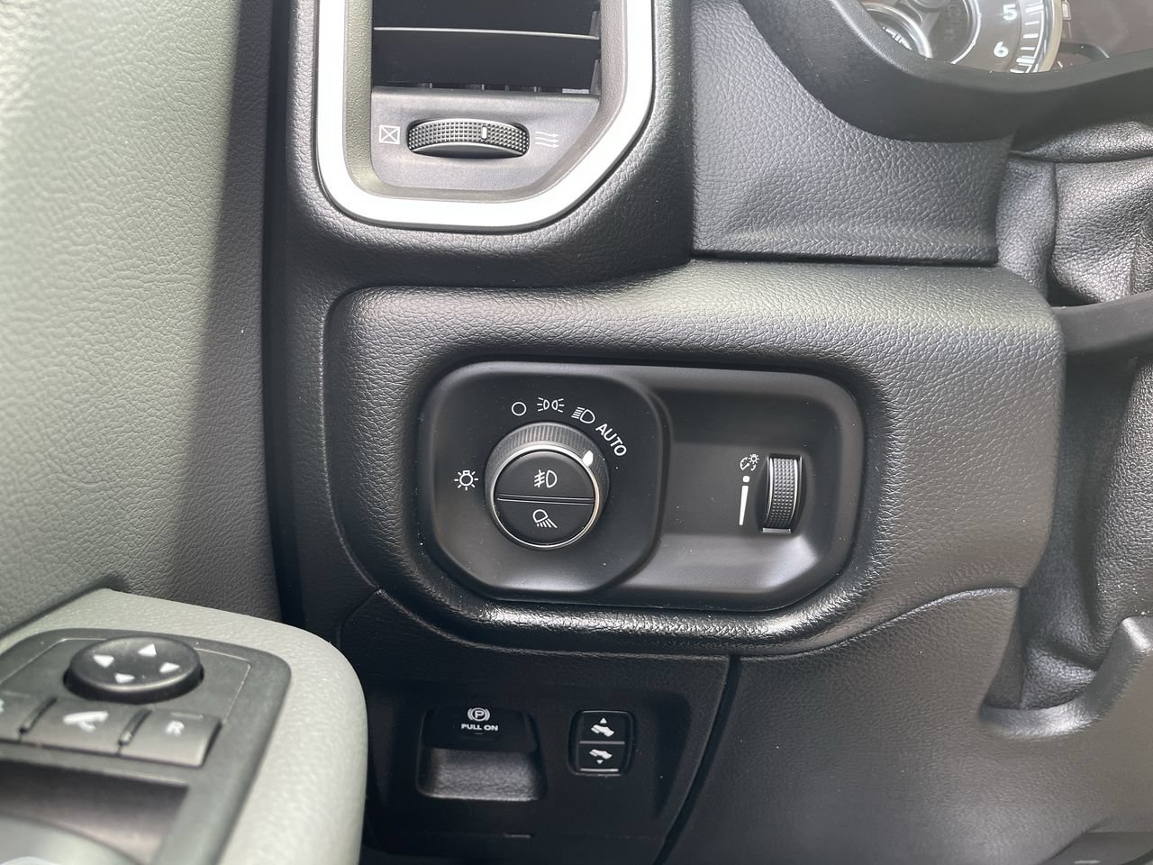 Used 2020 RAM 1500 Big Horn AWD/4WD image 17