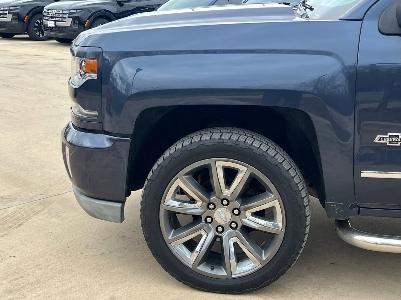 Used 2018 Chevrolet Silverado 1500 LTZ Z71 w/ Centennial Edition AWD/4WD image 8
