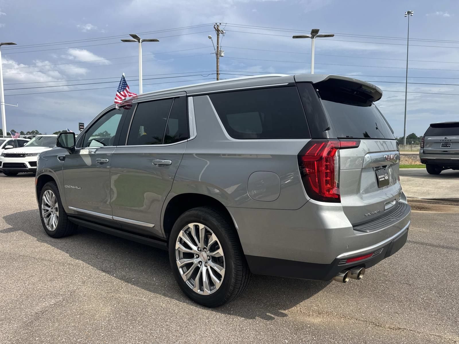 Used 2023 GMC Yukon Denali AWD/4WD image 8