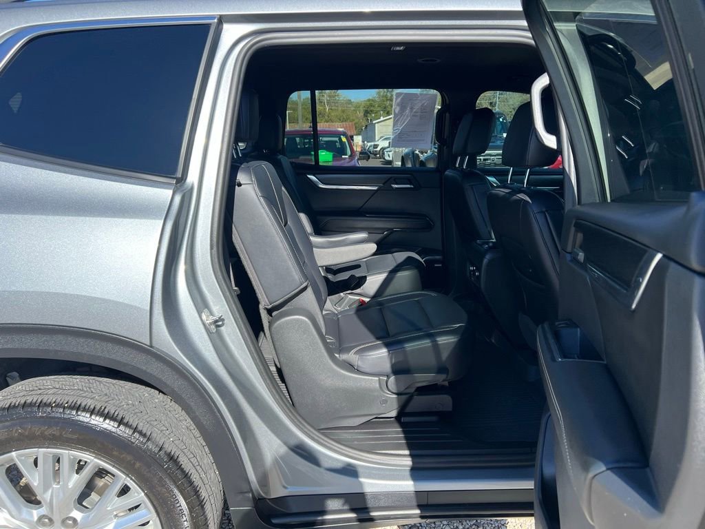 Used 2024 GMC Acadia Elevation w/ Luxury Package image 18