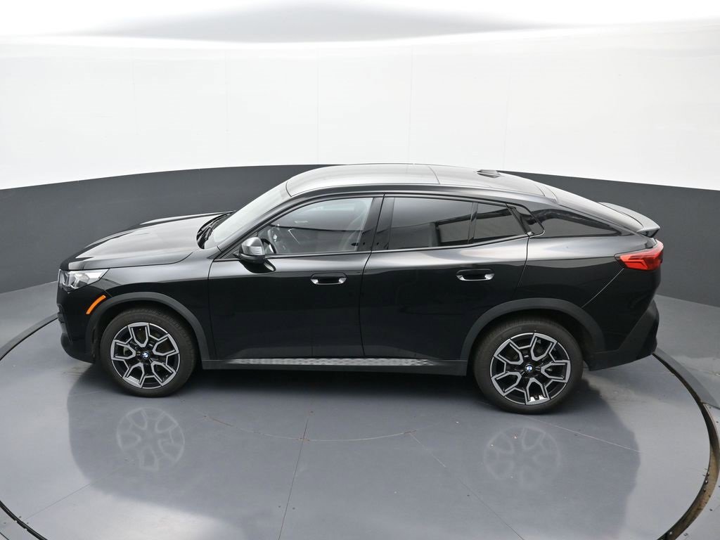 Used 2025 BMW X2 xDrive28i image 32