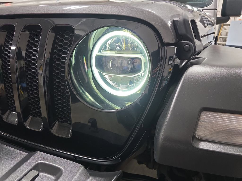 Used 2022 Jeep Wrangler Willys image 32