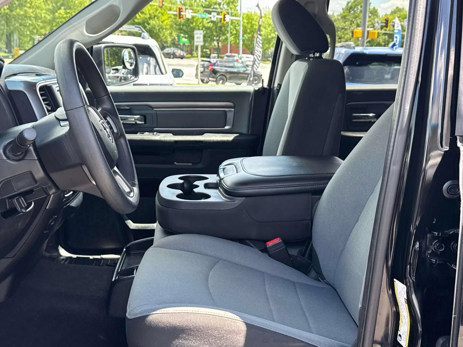 Used 2021 RAM 1500 Classic SLT AWD/4WD image 14