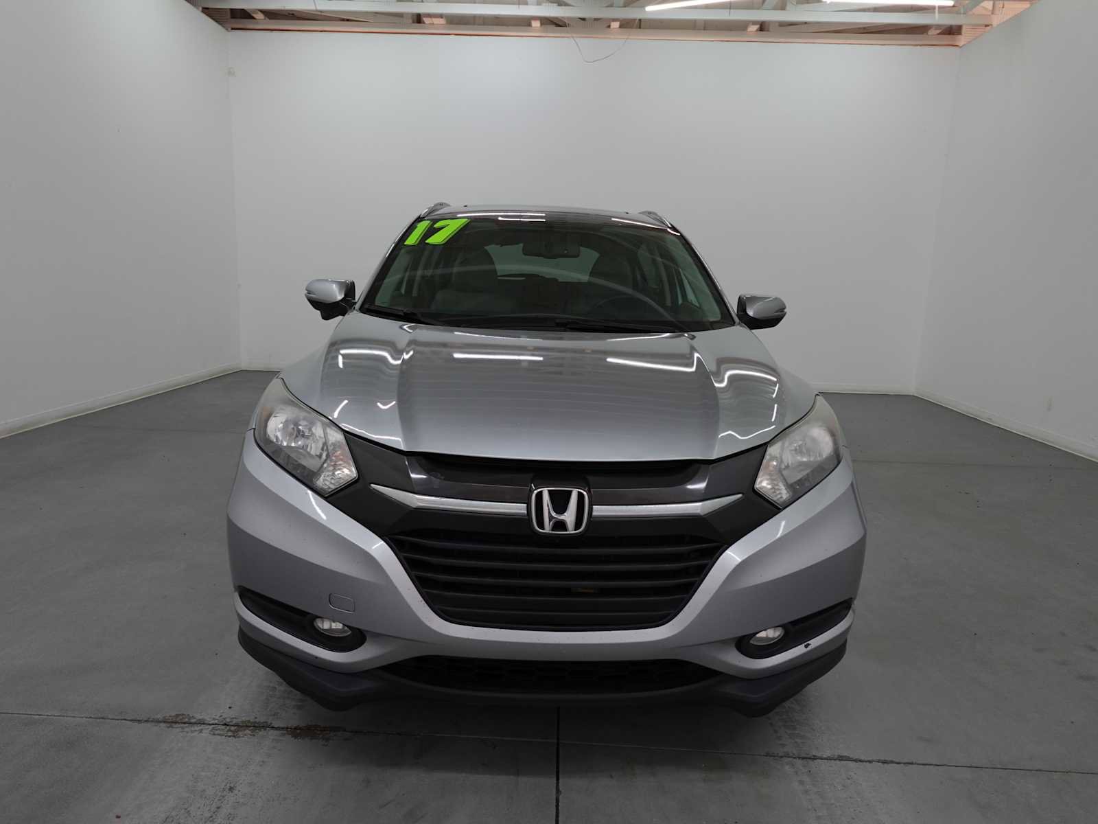Used 2017 Honda HR-V EX-L image 2