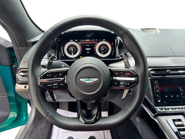 Used 2025 Aston Martin V8 Vantage Coupe RWD image 14