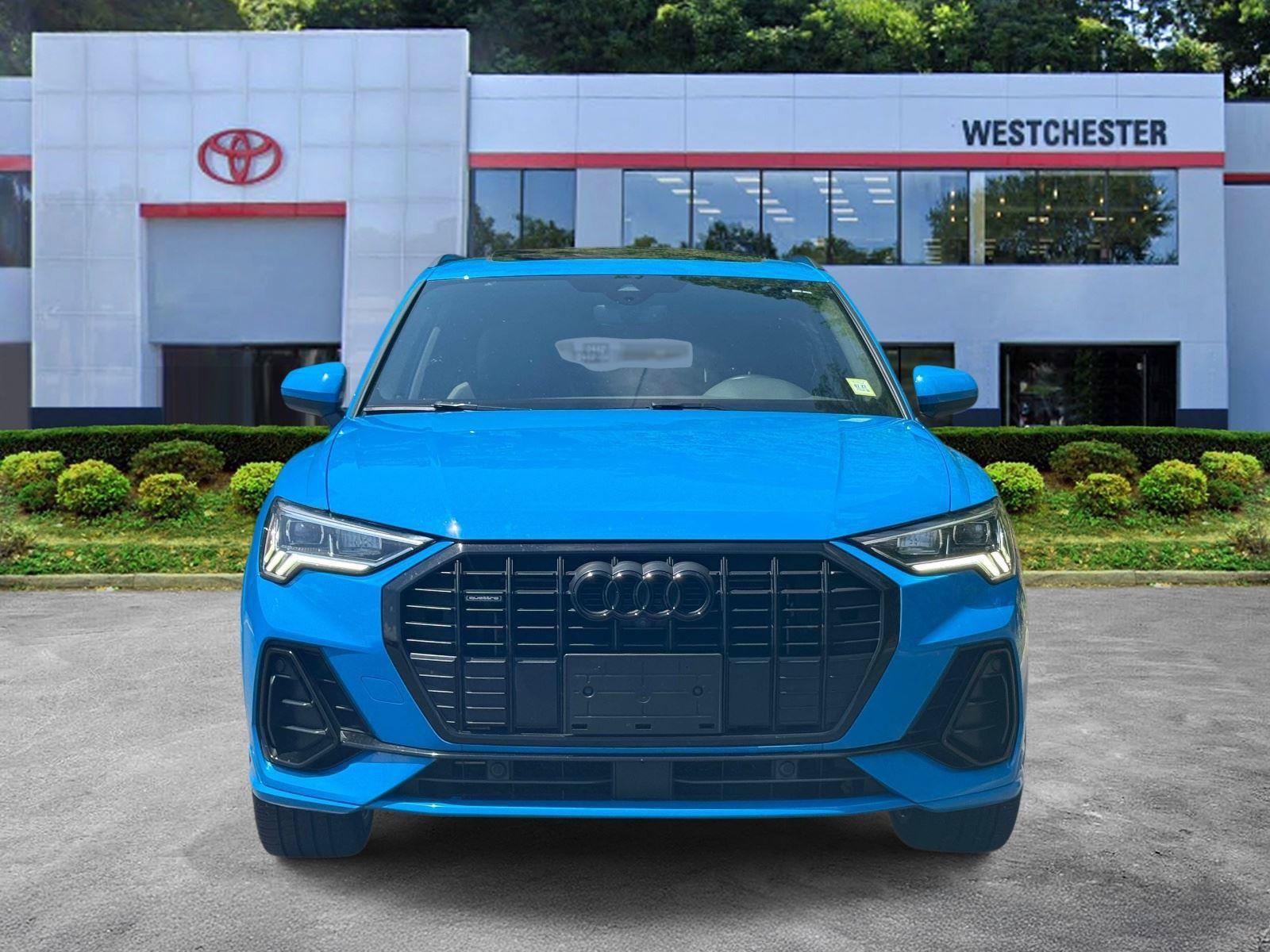 Used 2022 Audi Q3 2.0T Premium Plus w/ Premium Plus Package AWD/4WD image 2