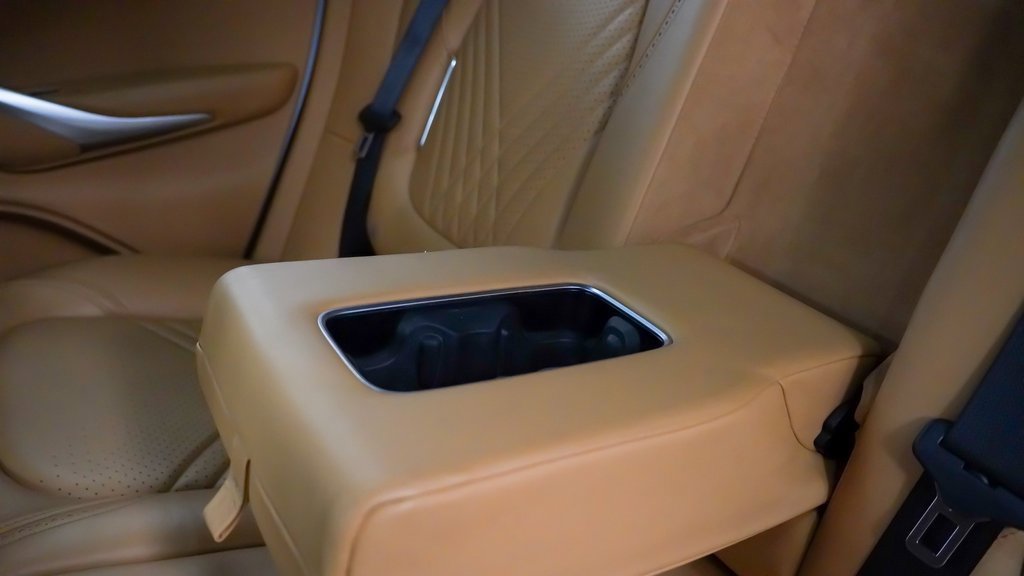 Used 2021 Aston Martin DBX image 19