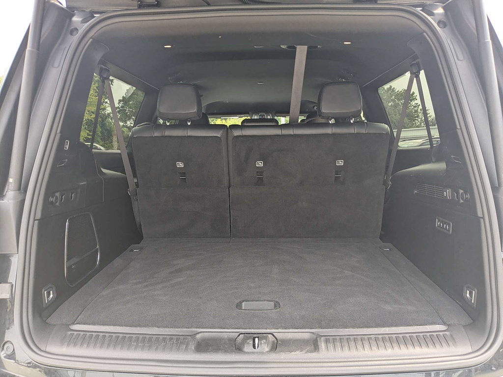 Certified 2025 Jeep Wagoneer L Series II w/ 8-pass Seating Package AWD/4WD image 13