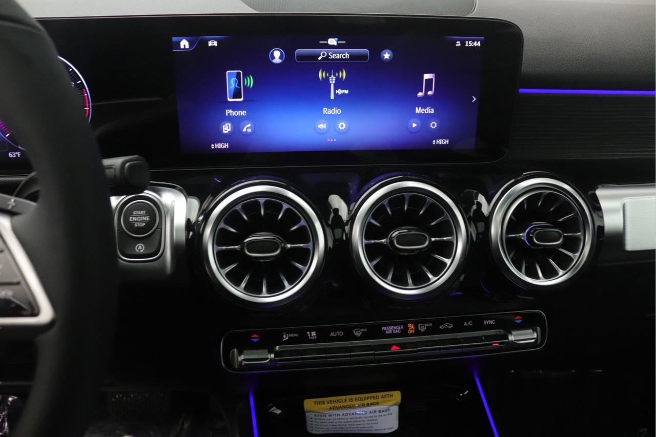 New 2026 Mercedes-Benz GLB 250 4MATIC image 5