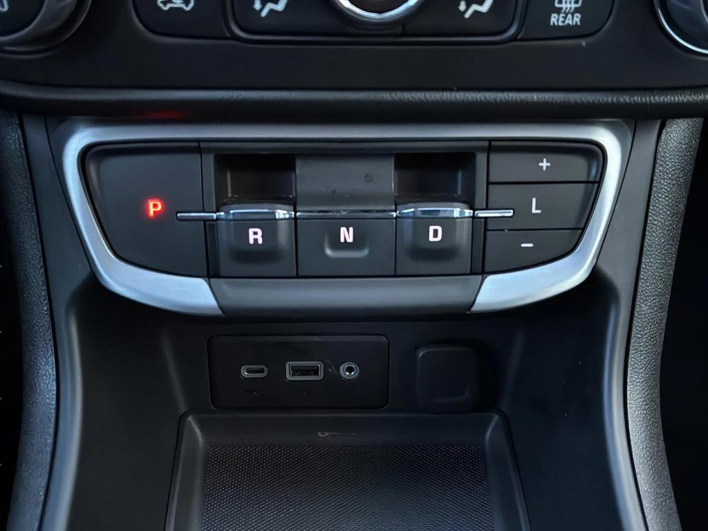 Used 2022 GMC Terrain SLE w/ Driver Convenience Package FWD image 16