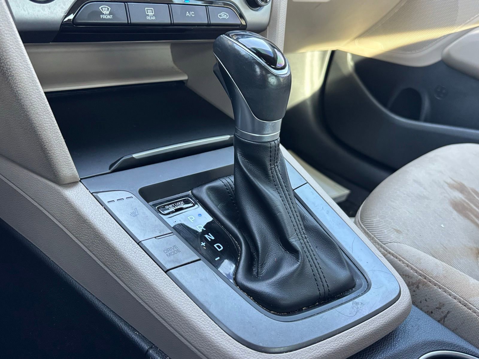 Used 2018 Hyundai Elantra Value Edition FWD image 8
