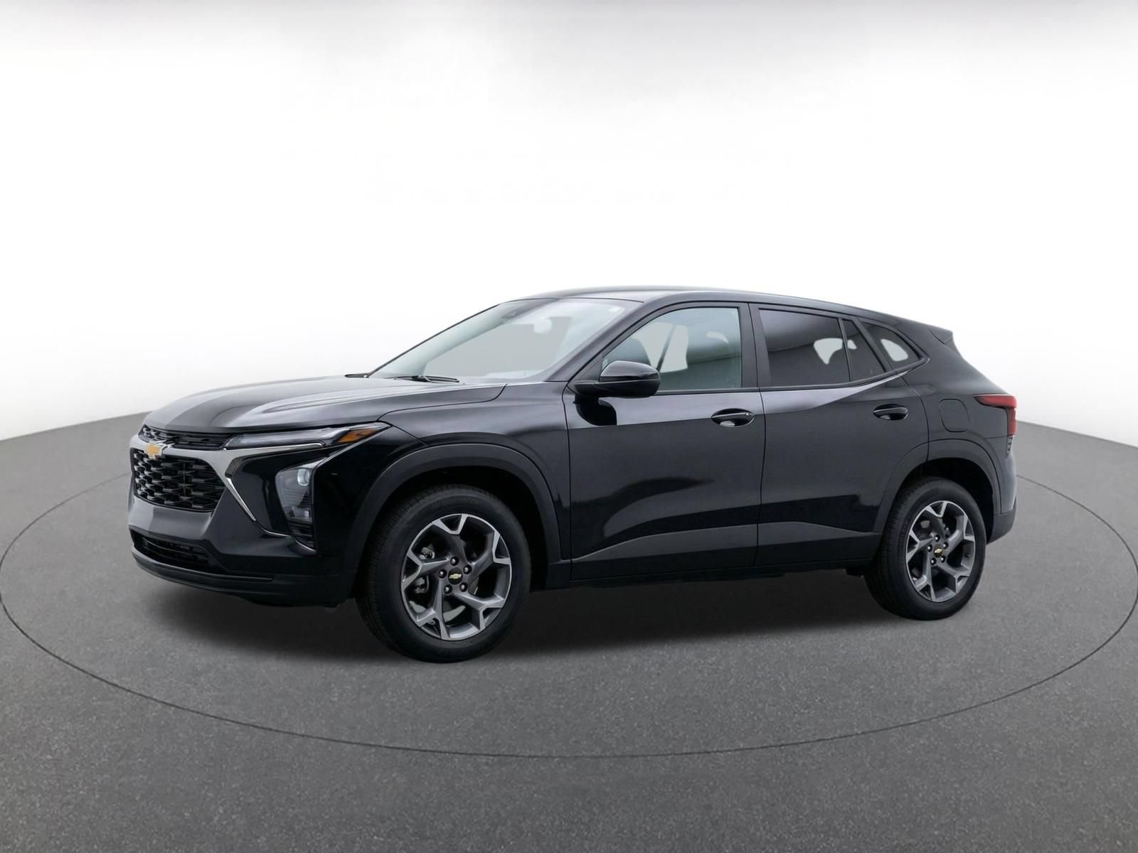 Used 2025 Chevrolet Trax LT FWD image 3